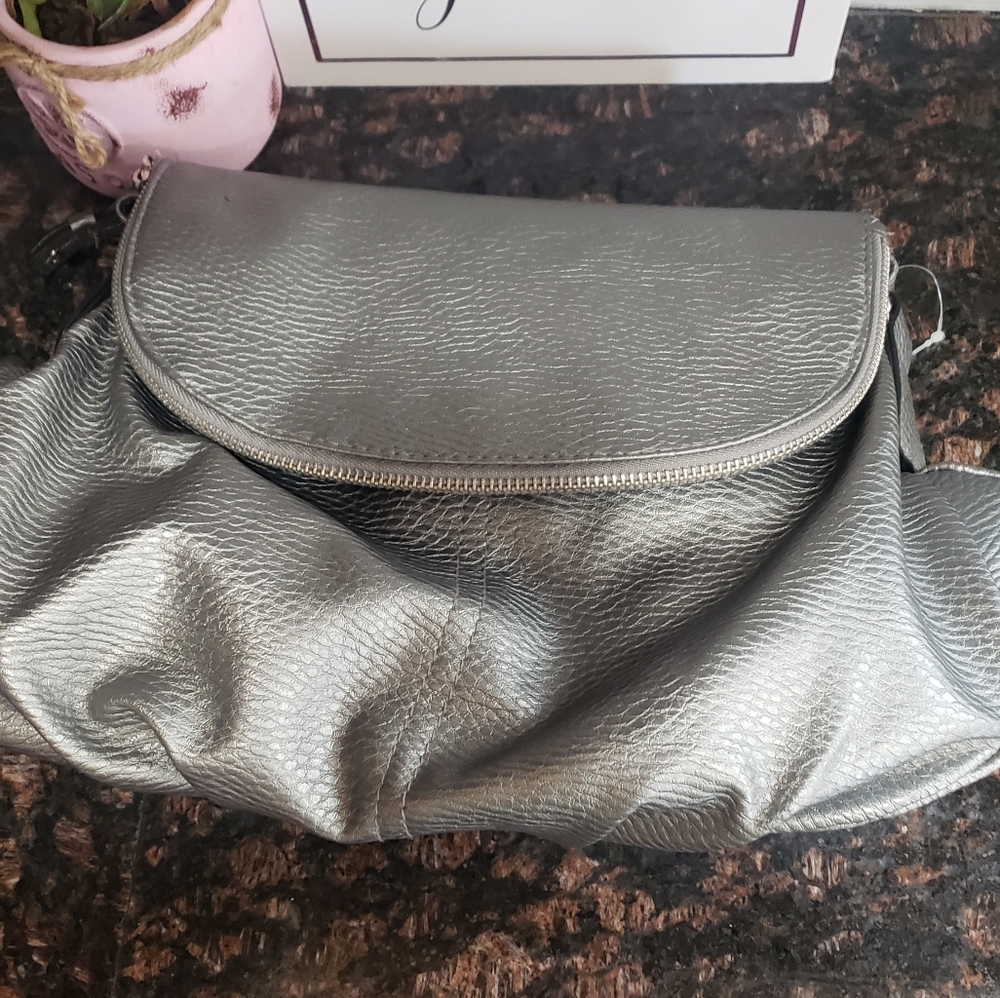 Gray purse!!